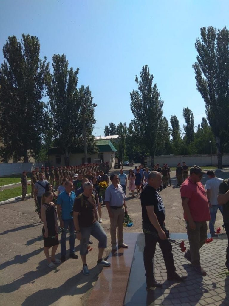 МИКОЛАЇВСЬКІ ДЕСАНТНИКИ ВШАНУВАЛИ ПАМ’ЯТЬ ПОЛЕГЛИХ ПОБРАТИМІВ