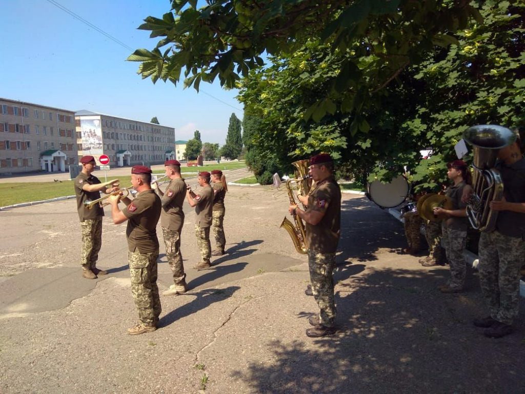 МИКОЛАЇВСЬКІ ДЕСАНТНИКИ ВШАНУВАЛИ ПАМ’ЯТЬ ПОЛЕГЛИХ ПОБРАТИМІВ