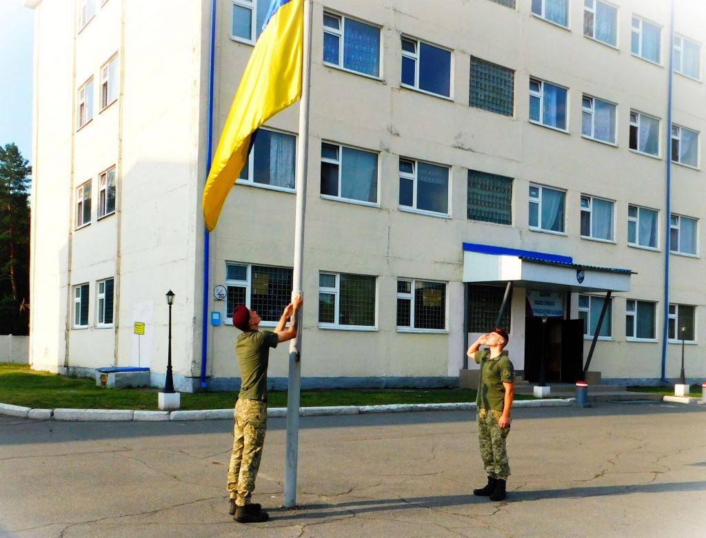 ВОЇНИ-ДЕСАНТНИК ВЗЯЛИ УЧАСТЬ У ЗАХОДАХ З НАГОДИ ДНЯ ДЕРЖАВНОГО ПРАПОРА УКРАЇНИ (Фоторепортаж)