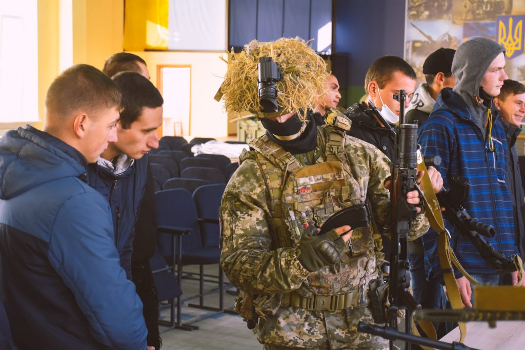До Житомирських десантників завітала допризовна молодь (ФОТОРЕПОРТАЖ)