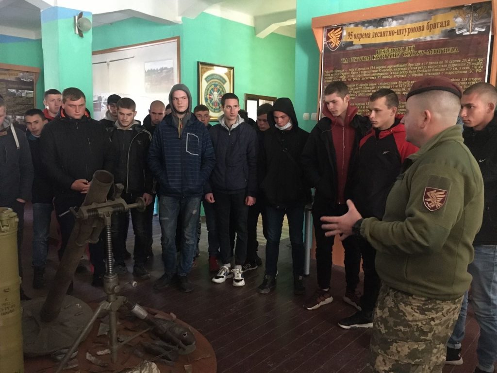 До Житомирських десантників завітала допризовна молодь (ФОТОРЕПОРТАЖ)