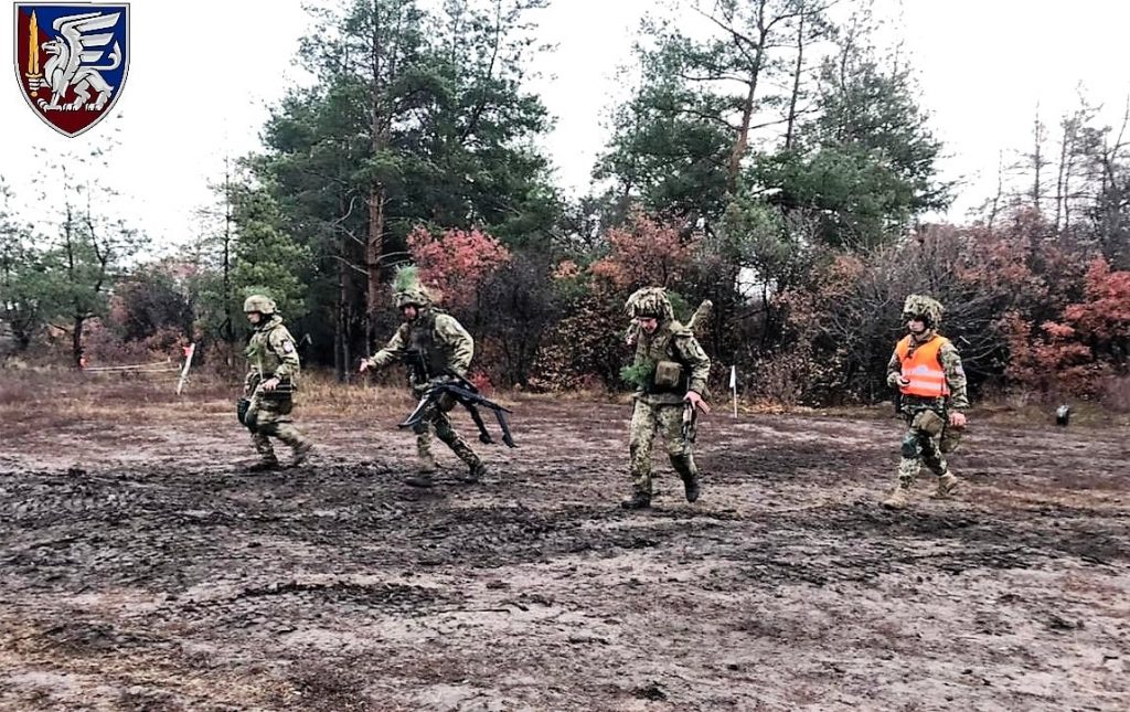 Десантники з Донеччини продовжують удосконалювати бойову майстерність