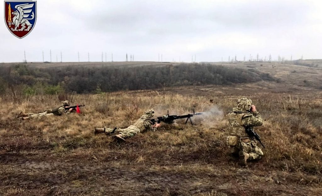 Десантники з Донеччини продовжують удосконалювати бойову майстерність