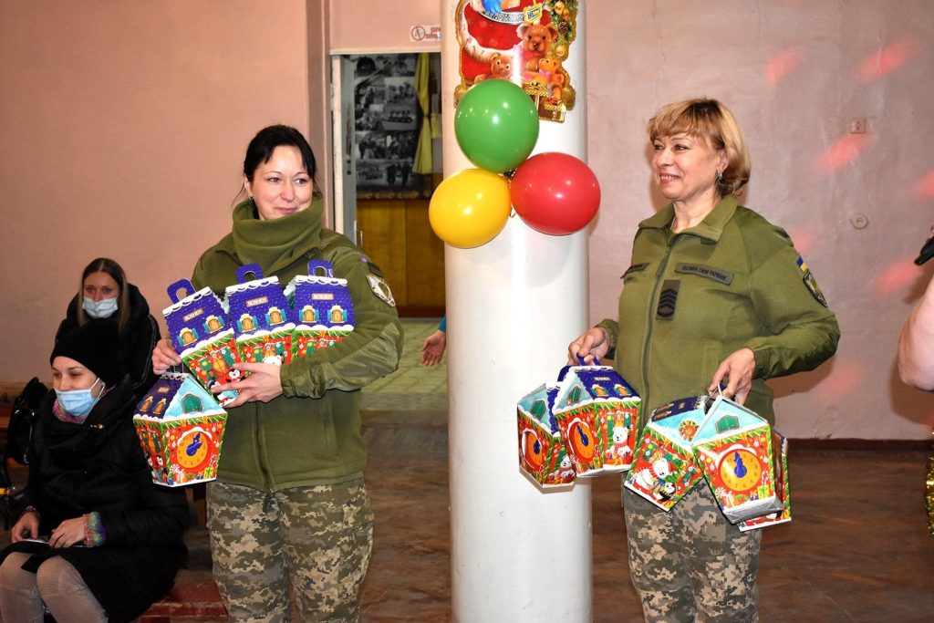 ЧУДОВИЙ НОВОРІЧНИЙ НАСТРІЙ ПОДАРУВАЛИ ДЕСАНТНИКИ ДЛЯ ДІТЛАХІВ ЖИТОМИРЩИНИ