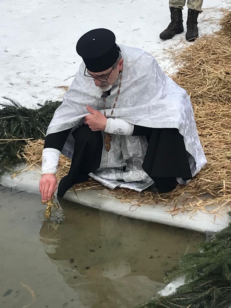 ХРИСТОС ХРЕЩАЄТЬСЯ – В РІЦІ ЙОРДАНІ