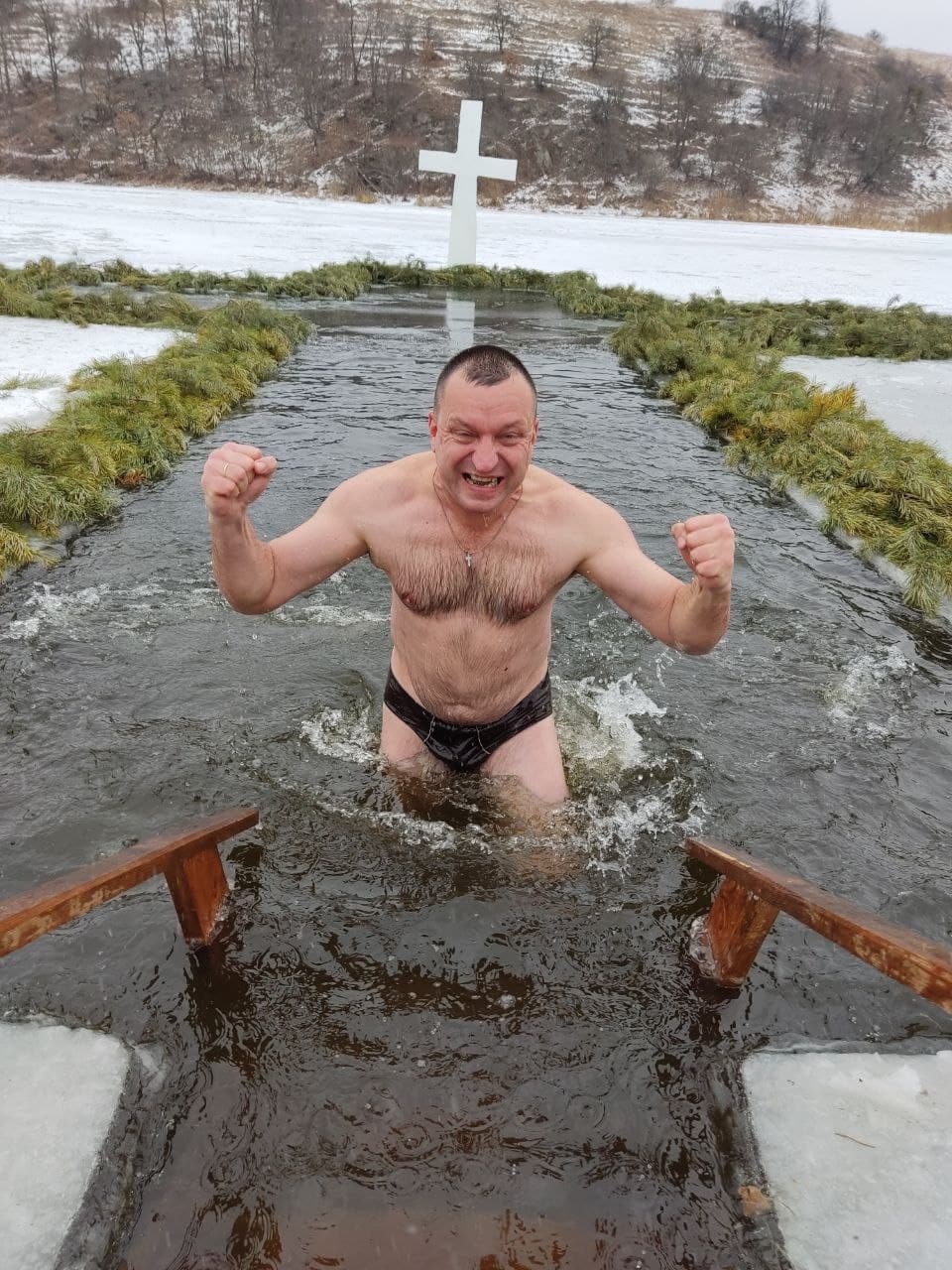 ХРИСТОС ХРЕЩАЄТЬСЯ – В РІЦІ ЙОРДАНІ
