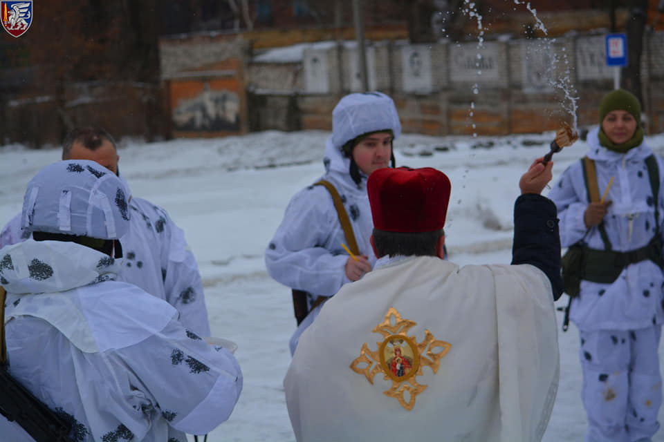 ХРИСТОС ХРЕЩАЄТЬСЯ – В РІЦІ ЙОРДАНІ
