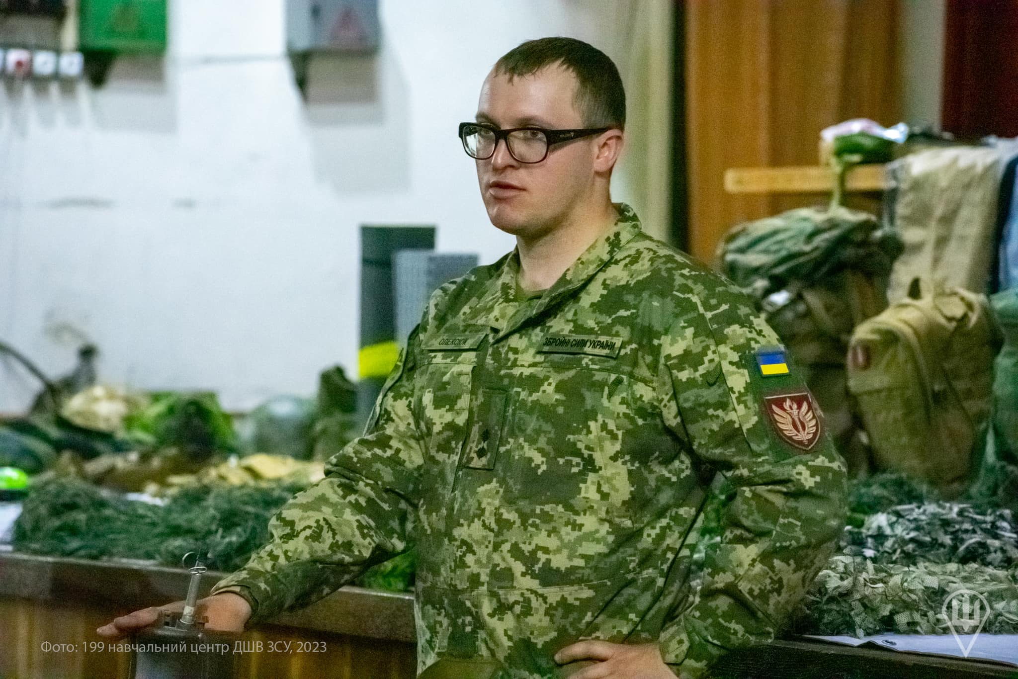 Десантники заквітали до курсантів Житомирського військового інституту імені С. П. Корольова