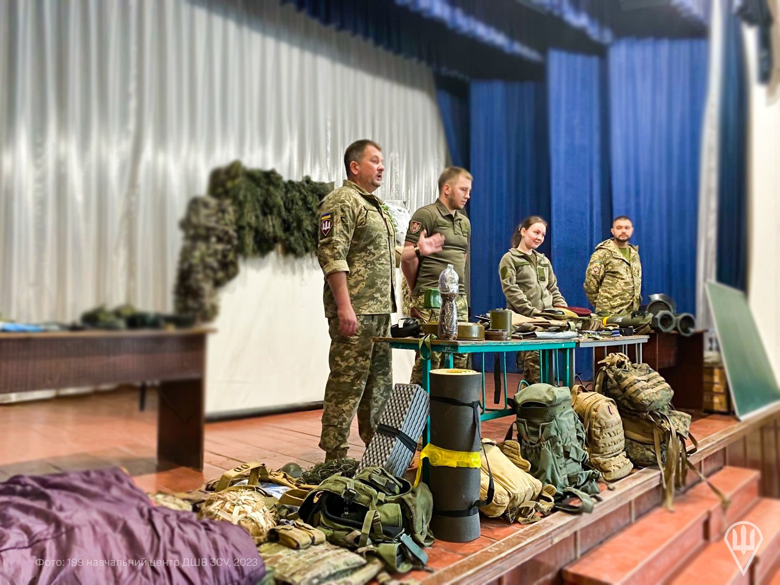 Десантники провели урок мужності для курсантів Житомирського військового інституту імені С. П. Корольова