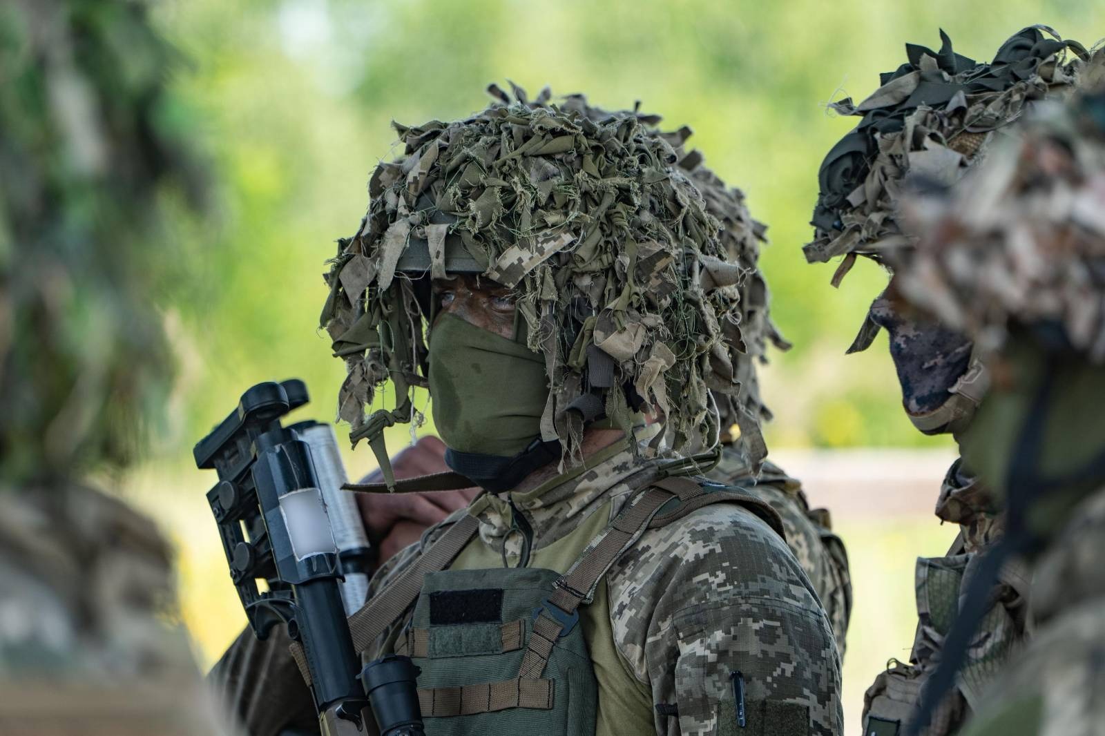 Снайпери ДШВ підвищують бойові навички під час практичних заходів підготовки (фоторепортаж)