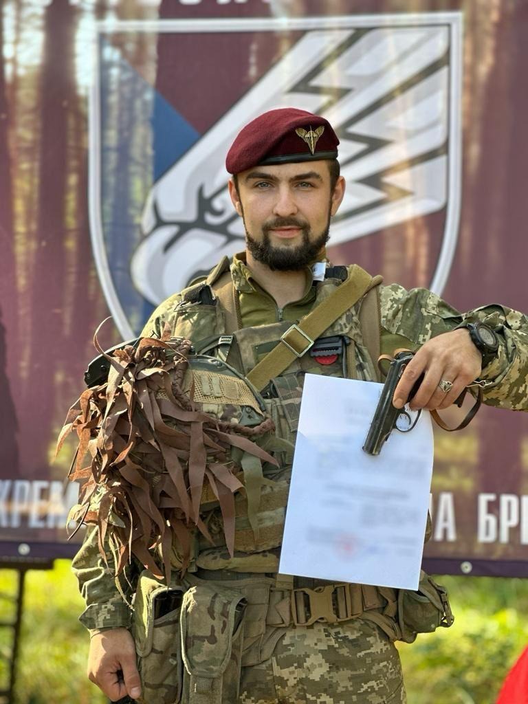 Січеславські десантники отримали Державні нагороди, відомчі відзнаки та іменну вогнепальну зброю