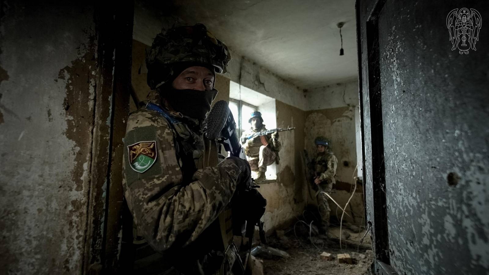 Блискавична атака і зайняття позицій