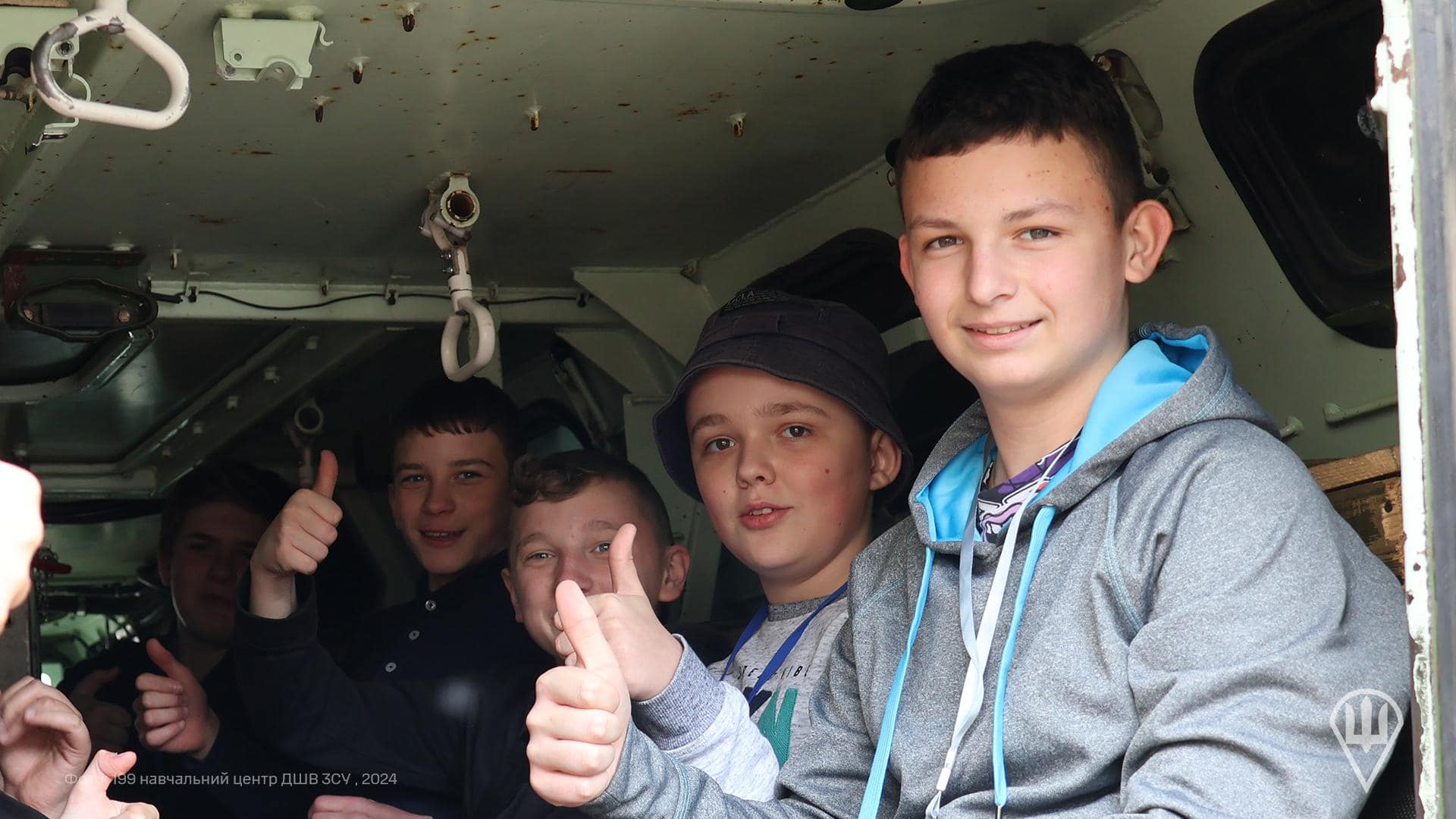 Десантники 199 навчального центру ДШВ ЗСУ відвідали 17 ліцей міста Житомир (Фоторепортаж)
