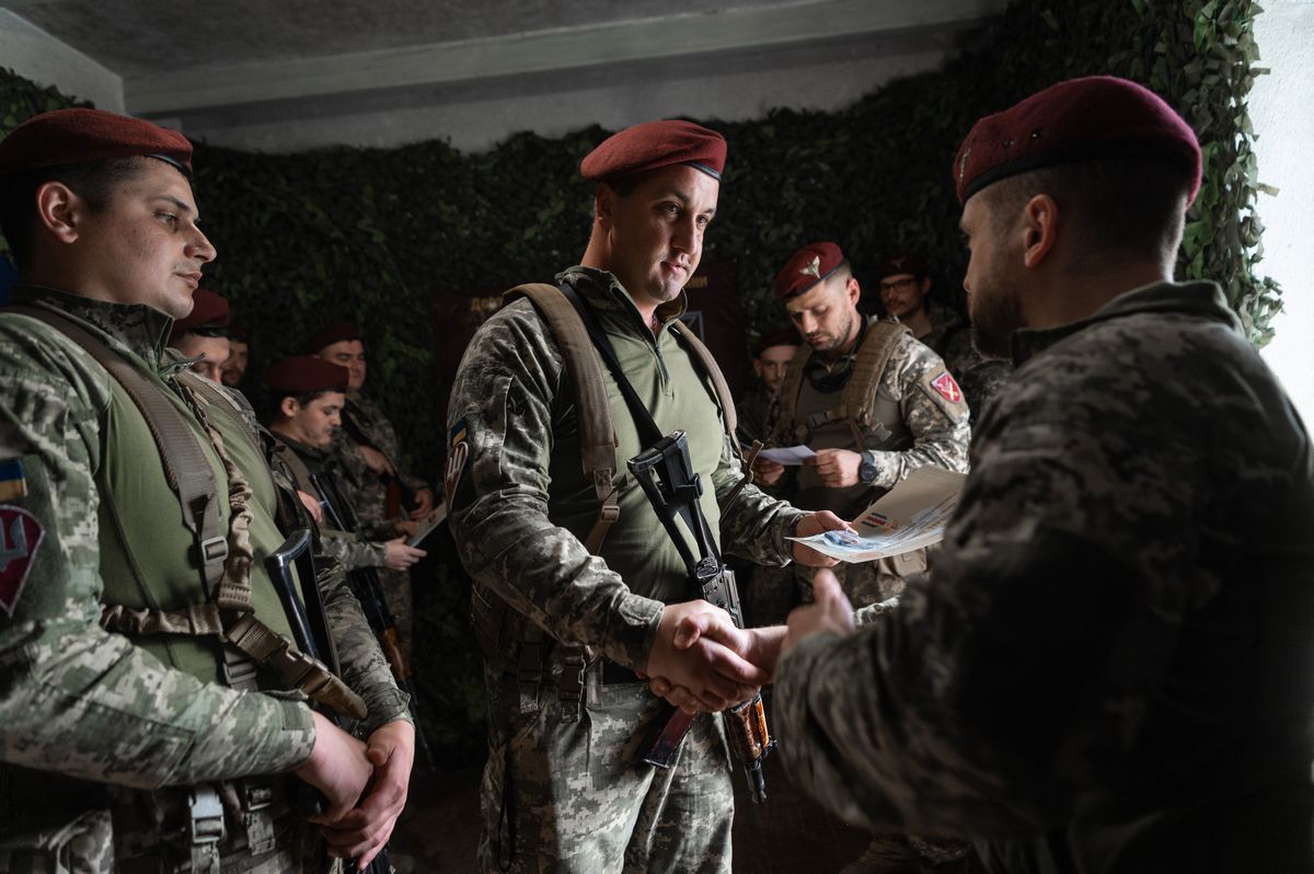 Артилеристи ДШВ отримали Державні нагороди та відомчі відзнаки з нагоди першої річниці від дня створення військової частини
