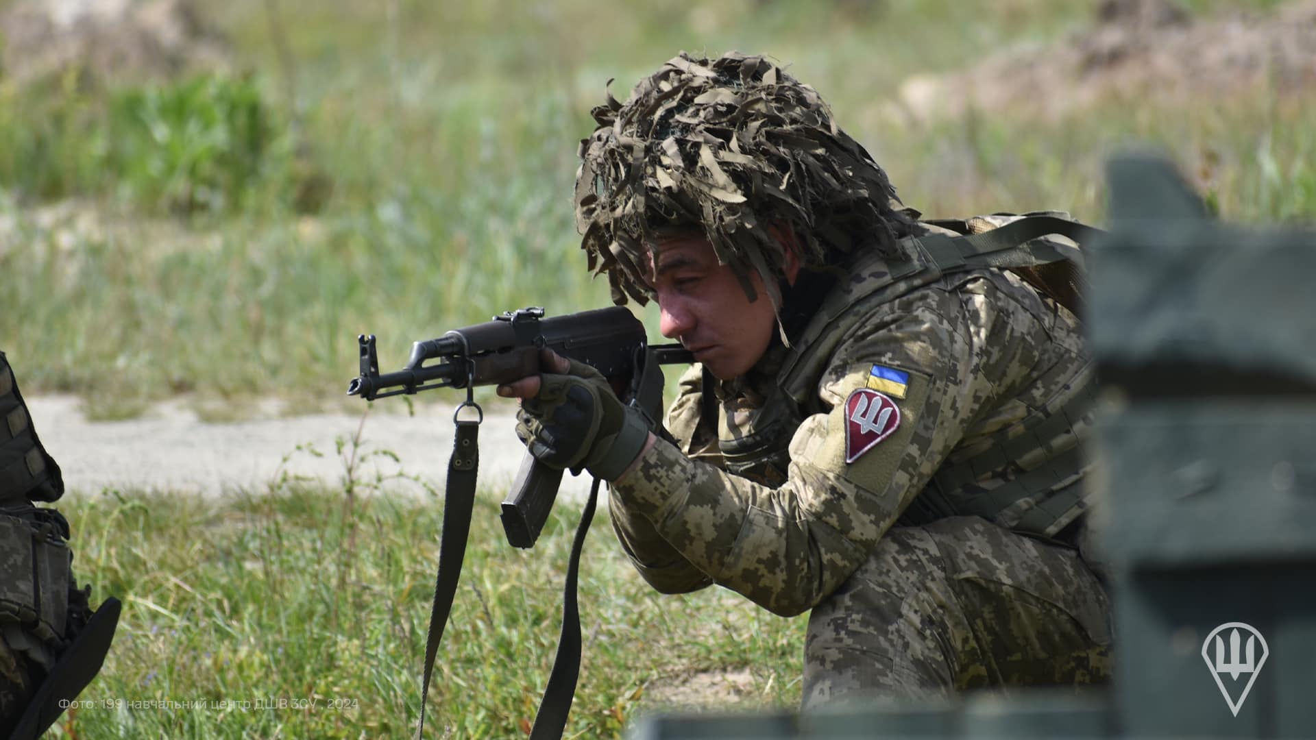 Вміле поводження та володіння зброєю - це ключ до безпеки та успіху на полі бою