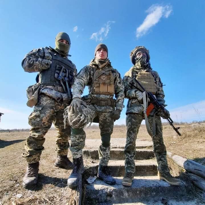“Коли жінка серед ночі кричить, що над домом летить ракета, то я її заспокоюю і щоразу повертаюся на війну, щоб нарешті вибороти перемогу”, - “Калаш”, артилерист та аеророзвідник з досвідом штурмовика