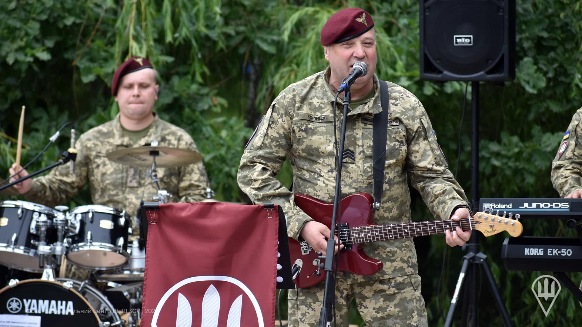 Святковий концерт для мешканців Житомира подарував військовий оркестр 199 навчального центру ДШВ ЗС України (фоторепортаж)