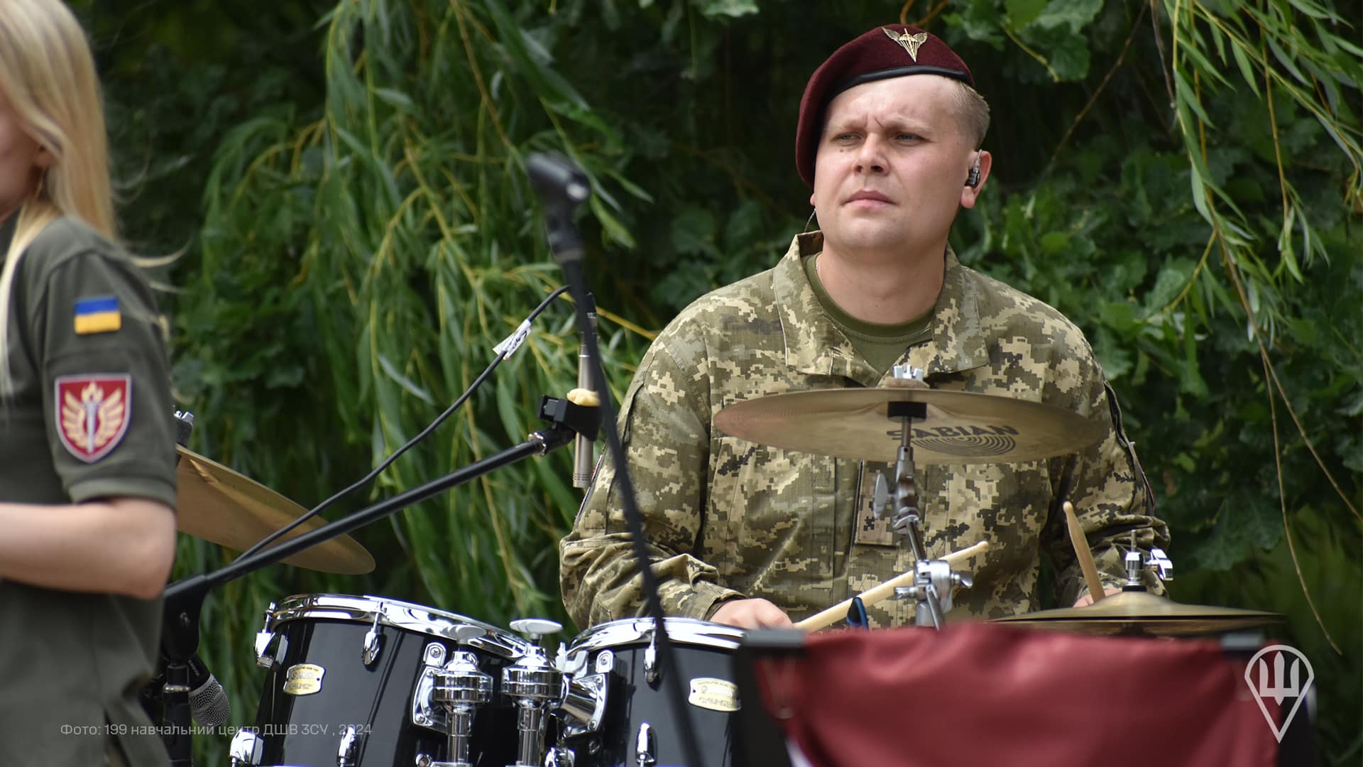 Святковий концерт для мешканців Житомира подарував військовий оркестр 199 навчального центру ДШВ ЗС України (фоторепортаж)