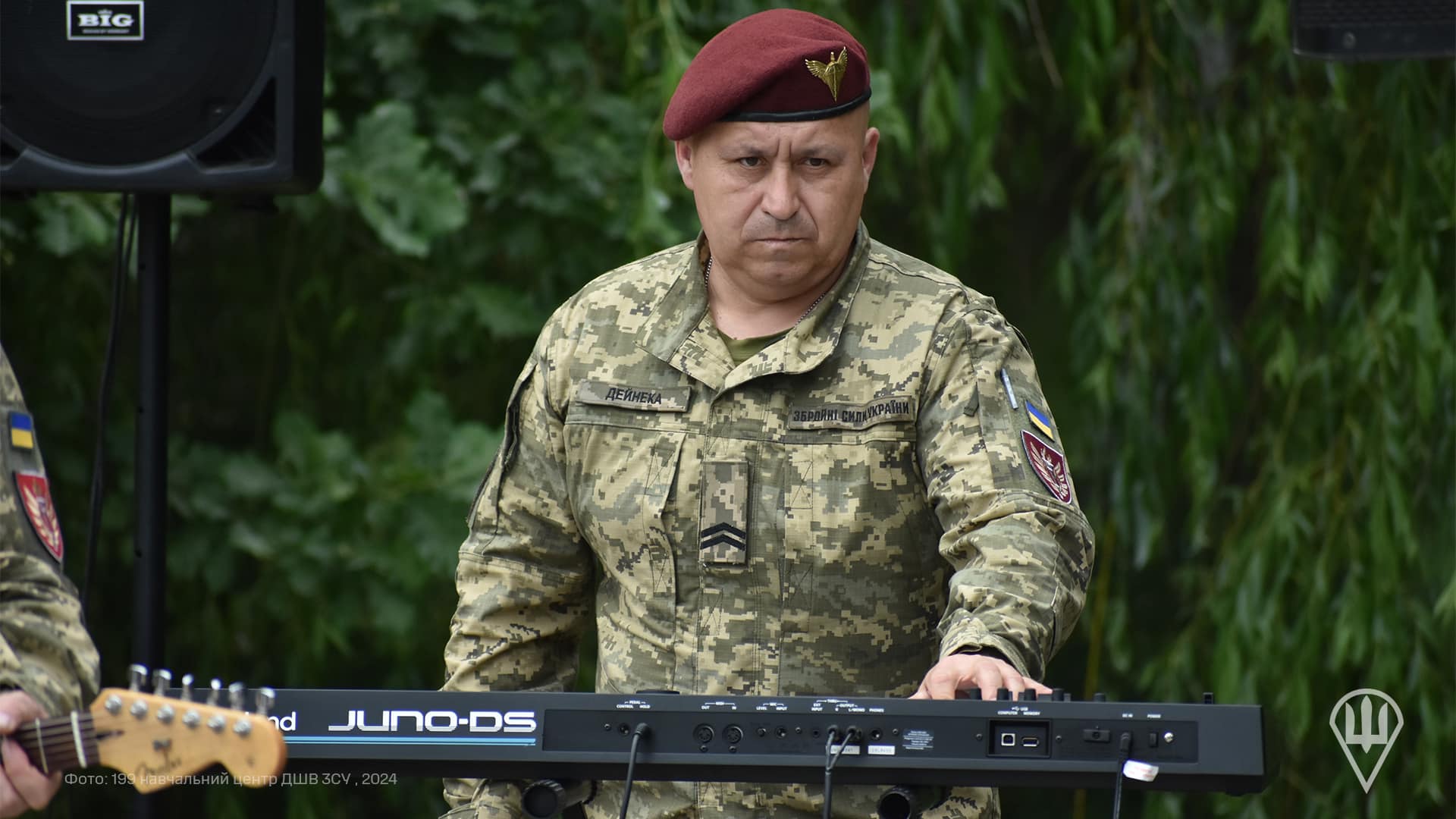 Святковий концерт для мешканців Житомира подарував військовий оркестр 199 навчального центру ДШВ ЗС України (фоторепортаж)