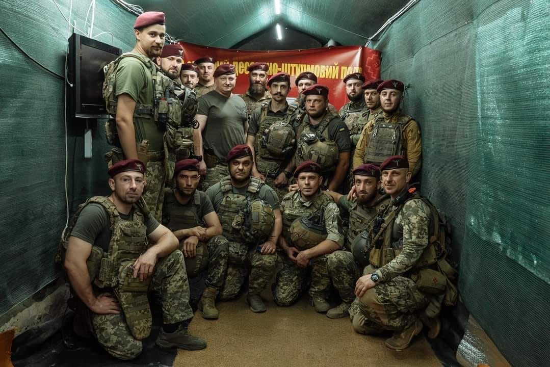 Командувач ДШВ ЗС України бригадний генерал Ігор Скибюк нагородив десантників 78 одшп