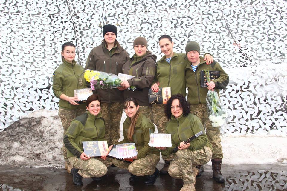 Вродлива зовнішність, спортивна фiгура, міцні нерви та незламний десантний характер – ось такi дівчата служать в "95-й".
