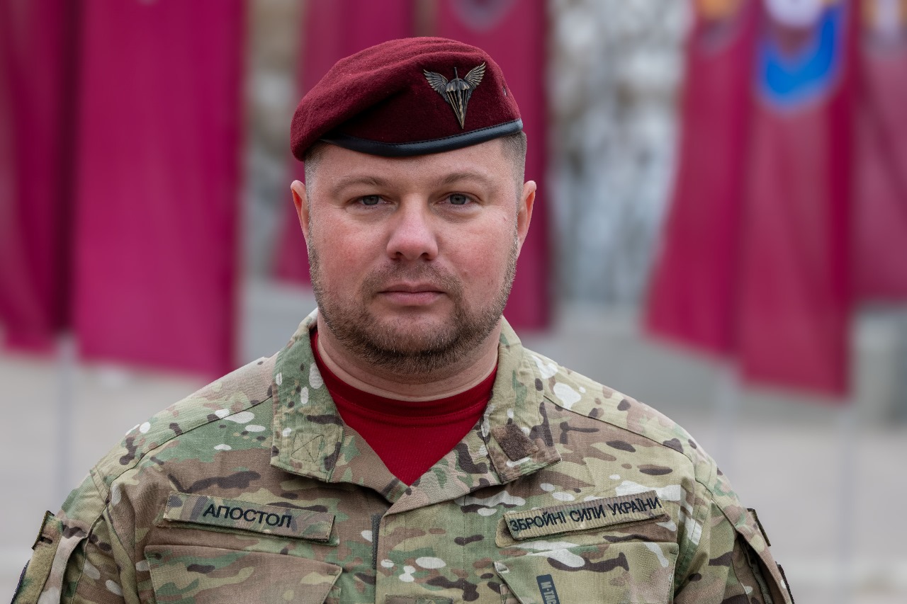 Командувач ДШВ Герой України бригадний генерал Олег Апостол: